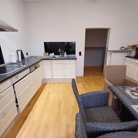 Doppelzimmer-tv-bad- Kuehlschrank-8 Konukevi