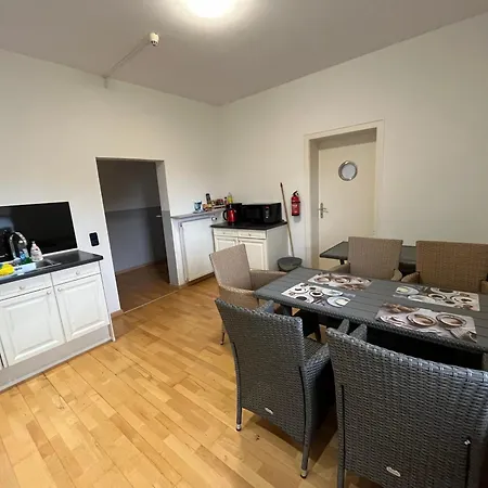 Konukevi Doppelzimmer-tv-bad- Kuehlschrank-8 Meine