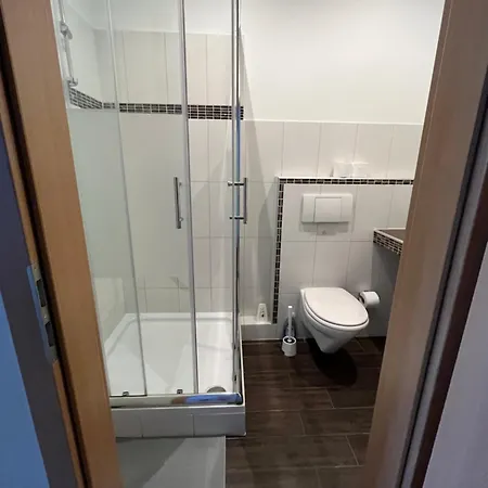 Doppelzimmer-tv-bad- Kuehlschrank-8 3*