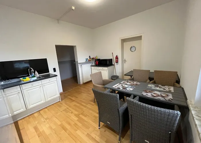 بيت ضيافة Doppelzimmer-tv-bad- Kuehlschrank-8 Meine
